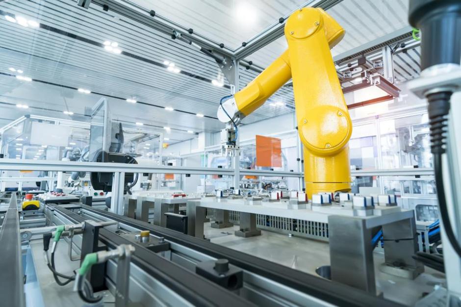 How Can AI-powered Manufacturing Improve Efficiency and Productivity?